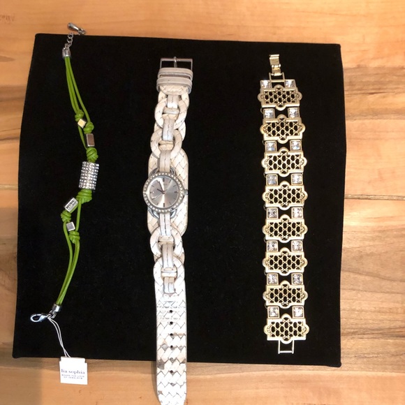 Velvet bracelet/ watch display - Picture 1 of 5